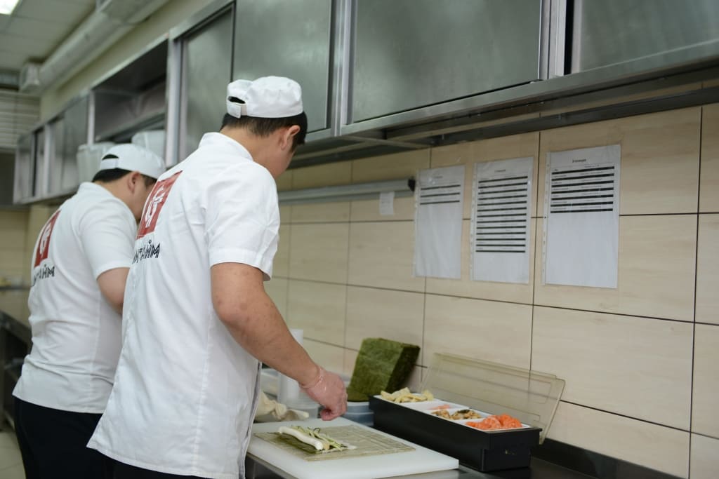 Команда «Sushitime» за работой